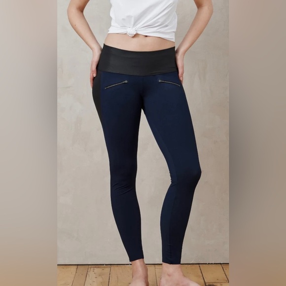 ADAY Throw And Roll Leggings in Navy Size Small - Picture 5 of 8